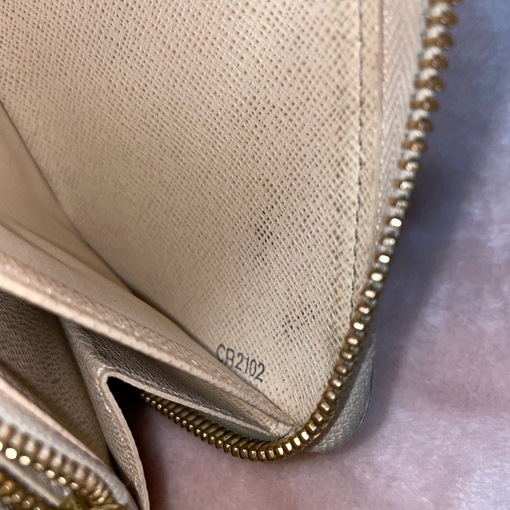 ✨Louis Vuitton Damier Zippy Wallet✨ - Picture 9 of 13